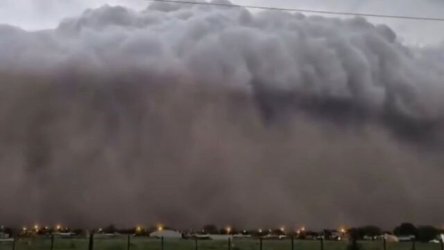Εικόνες “αποκάλυψης” στην Αργεντινή: Τείχος σκόνης σκέπασε τη Χενεράλ Βιγιέγκας – Παρασύρθηκαν από την καταιγίδα γραμμές του ηλεκτρικού