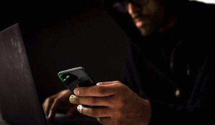 Απάτες στο διαδίκτυο: Phishing, deepfakes και οικονομικές απώλειες – Πόσο ευάλωτοι είναι οι Έλληνες καταναλωτές