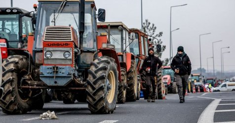 «Ζεσταίνουν» τις μηχανές των τρακτέρ οι αγρότες: Ετοιμάζονται για νέα μπλόκα – Στην πανελλαδική σύσκεψη οι αποφάσεις
