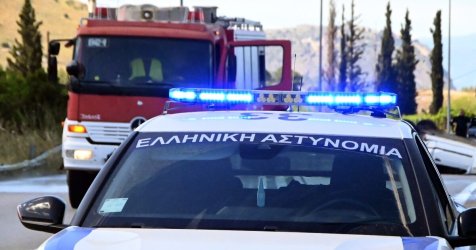 Τροχαίο στη Θεσσαλονίκη: Αυτοκίνητο έπεσε σε κολόνα και άρπαξε φωτιά