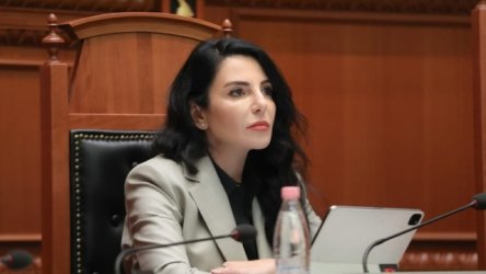 Αλβανία: Αναπληρώτρια πρωθυπουργός και σύμμαχος του Ράμα παύθηκε λόγω σκανδάλου διαφθοράς (Εικόνες)