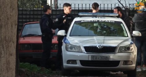 Αδελφοκτονία στη Νέα Πέραμο: Καυγάδισαν και τον δολοφόνησε με ψαλίδι – Ο τρίτος αδελφός κάλεσε την ΕΛΑΣ