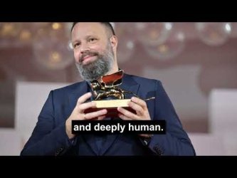 Με χιούμορ, η Ντακότα Τζόνσον αυτοπροτείνεται στον Λάνθιμο και πειράζει την Έμα Στόουν