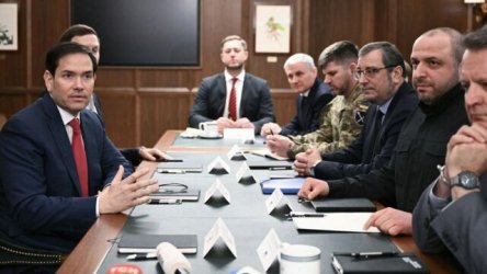 Σκληρά “παζάρια” για το μέλλον της Ουκρανίας στη Φλόριντα: “Παραγωγικές αλλά εύθραυστες οι συνομιλίες”- Το σχέδιο Τραμπ, οι προκλήσεις υλοποίησης και οι προσδοκίες των αντιπροσωπειών