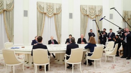 Διπλωματικός μαραθώνιος στο Κρεμλίνο: 5ωρη συνομιλία Πούτιν με Γουίτκοφ και Κούσνερ για την Ουκρανία – “Παραγωγική συνάντηση” το μήνυμα της Ρωσίας, οι “κόκκινες” γραμμές που έθεσε η Μόσχα