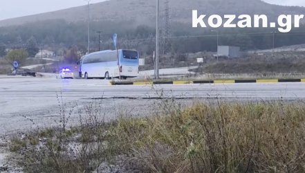 Τραγωδία στην Πτολεμαΐδα: Νεκρός ο οδηγός λεωφορείου που εξετράπη με 40 εργαζόμενους της ΔΕΗ (βίντεο)