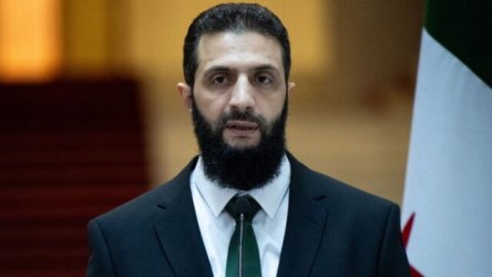 Reuters: Πρώην αξιωματούχοι του Άσαντ χρηματοδοτούν μυστικές δυνάμεις για ανατροπή του Αλ Σάρα στη Συρία – Τα υπόγεια δίκτυα, οι κρυφές αποθήκες όπλων & η στρατολόγηση μαχητών