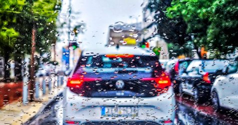 Κακοκαιρία Byron: Υπερχείλισαν Πηνείος και Ενιπέας – Εστάλη διπλό «112» – Έως πότε θα κρατήσουν οι καταιγίδες