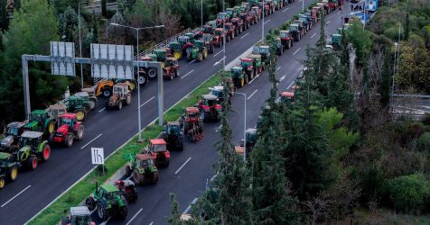 Κλιμακώνουν οι αγρότες: Νέα μπλόκα σε εθνικές οδούς και τελωνεία – Ποιοι δρόμοι είναι κλειστοί