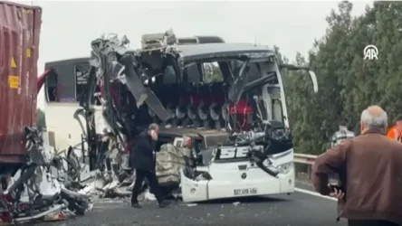 Τραγωδία στην Τουρκία: 7 νεκροί και 11 τραυματίες σε τροχαίο – Λεωφορείο συγκρούστηκε με φορτηγό (Εικόνες & Βίντεο)
