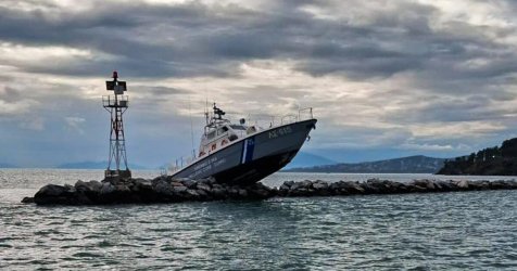 Γιατί έπεσε σε βράχια του σκάφος του Λιμενικού στο Βόλο – Τι αναφέρει ο κυβερνήτης
