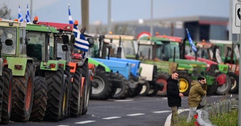 «Ήρθαμε για να μείνουμε» – Ενισχύουν οι αγρότες τα μπλόκα σε εθνικές οδούς, τελωνεία και λιμάνια