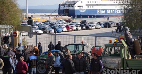 «Μπλόκο» αγροτών στην επιβίβαση ταξιδιωτών στο «Διαγόρας» – Αναχώρησε εντελώς άδειο από τη Μυτιλήνη (Βίντεο)
