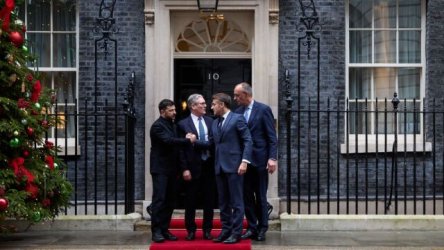 Ζελένσκι: Η τριπλή συνάντηση με Στάρμερ, Μακρόν και Μερτς στο Λονδίνο – Ετοιμάζεται ειρηνευτικό-σχέδιο αντιπρόταση στις ΗΠΑ (Εικόνες & Βίντεο)