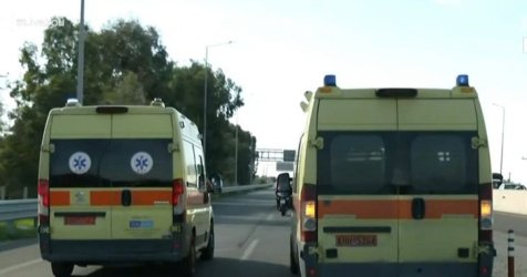 Αδιανόητο: Κλούβα των ΜΑΤ μπλόκαρε ασθενοφόρα αντί για αγρότες (βίντεο)