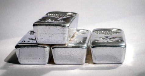 Ανοδικό σοκ στα πολύτιμα μέταλλα: Γιατί το ασήμι «τρέχει» πιο γρήγορα και από τον χρυσό