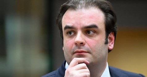 Το Politico για τον Πιερρακάκη: «Προεδρεύει η χώρα που σχεδόν εκδιώχτηκε από την Ευρωζώνη πριν από 10 χρόνια»