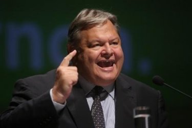 Βενιζέλος: Αναθεώρηση μόνο με ομαλότητα και πλήρη εφαρμογή του Συντάγματος