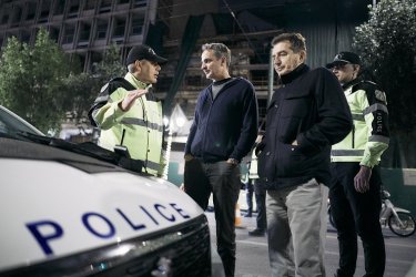 Επίσκεψη Μητσοτάκη σε μπλόκο αλκοτέστ: Ενισχυμένες οι ΟΕΠΤΑ, αυστηρότεροι οι έλεγχοι