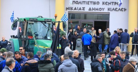 Αγρότες: «Δεν πάμε Μέγαρο Μαξίμου» – Η ρήξη, τα μπλόκα και το νέο μήνυμα Μητσοτάκη