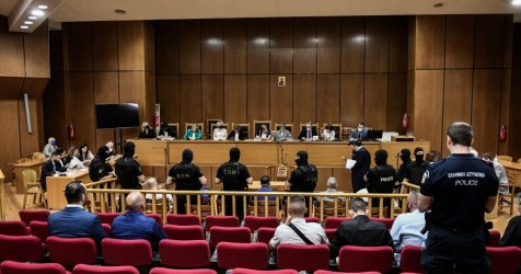 Εισαγγελέας στη δίκη της Χρυσής Αυγής: Η βία ήταν μέσο ανέλιξης στην οργάνωση – Είχαν τη στήριξη αστυνομικών