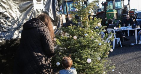Αλλάζουν τα μπλόκα των αγροτών τα Χριστούγεννα – Σήμερα οι τελικές αποφάσεις