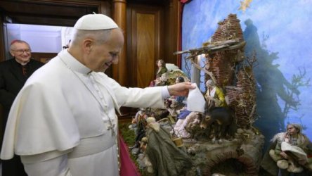 Τι κάνει ο Πάπας Λέων ΙΔ τα ξημερώματα όταν έχει αυπνίες; Ο λογαριασμός drPrevost και το μυστικό παιχνίδι στο κινητό