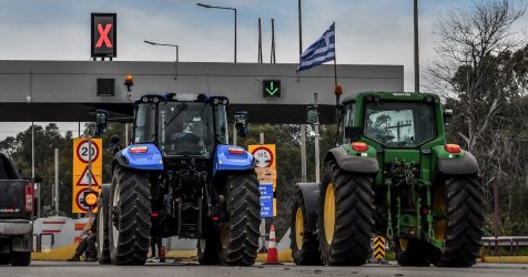 Κλείνουν τις σήραγγες των Τεμπών αύριο οι αγρότες – «Χριστούγεννα στα μπλόκα»