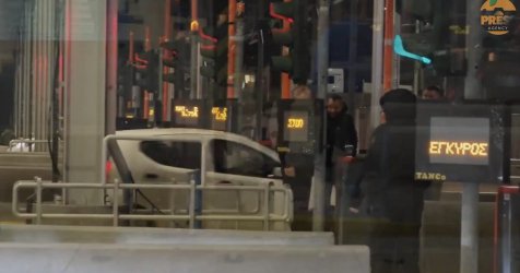 Οι αγρότες άνοιξαν τα διόδια Αφιδνών και Τραγάνας – Κλειστά σημεία διέλευσης σε όλη τη χώρα