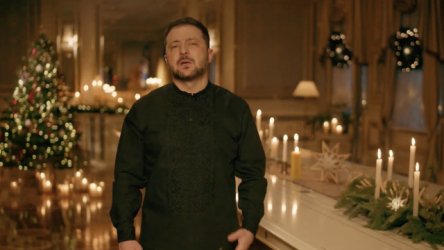 Ο Ζελένσκι υποχωρεί στο εδαφικό: Χριστουγεννιάτικες ευχές στους Ουκρανούς και “κατάρα” στον Πούτιν
