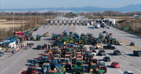 Υπέρ του διαλόγου αγρότες από 18 μπλόκα – O «χάρτης» των αποκλεισμών σε όλη την Ελλάδα
