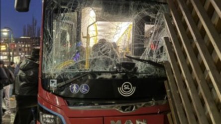 Σοβαρό τροχαίο στη Στοκχόλμη: Λεωφορείο προσέκρουσε σε πρόσοψη κτιρίου – Τουλάχιστον 10 τραυματίες