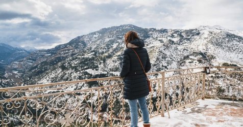 Πρωτοχρονιά με παγωνιά και χιόνια – Στο «ψυγείο» και η Αττική (Χάρτες)