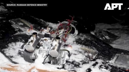 Ρωσία: Η Μόσχα παρουσιάζει βίντεο με τα συντρίμμια ενός drone ως απόδειξη για τους ισχυρισμούς της περί ουκρανικής επίθεσης κατά κατοικίας του Πούτιν