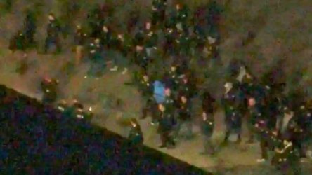 Στη Νέα Υόρκη ο Μαδούρο με χειροπέδες, ξυπόλητος και αλυσίδα στα πόδια – Σε ποιες φυλακές θα οδηγηθεί – Το χρονικό της σύλληψής του (Βίντεο)