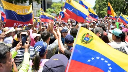 Βενεζουέλα: Πέντε κράτη της Λατινικής Αμερικής και η Ισπανία απορρίπτουν “κάθε προσπάθεια ελέγχου” της χώρας