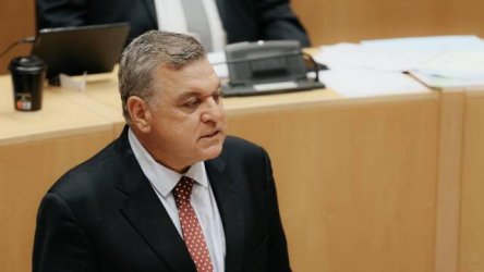 Πολιτικός σεισμός στην Κύπρο: Βουλευτής του ΔΗΣΥ κατηγορείται ότι ξυλοκόπησε τη σύντροφό του στην Αθήνα