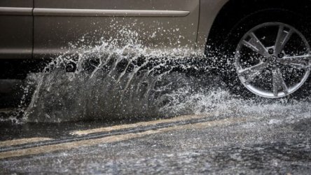 Πρόστιμο επειδή άνοιξε τους υαλοκαθαριστήρες – Το απίστευτο περιστατικό που προκάλεσε αντιδράσεις