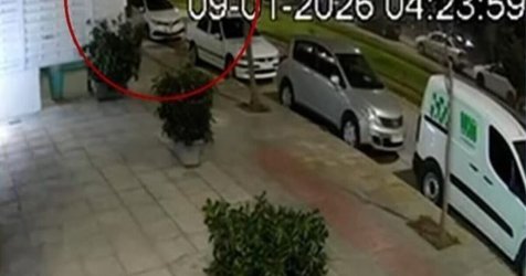 Βίντεο από το τροχαίο στη Νέα Σμύρνη – Η στιγμή που το αυτοκίνητο «καρφώθηκε» σε κολόνα στις γραμμές του τραμ