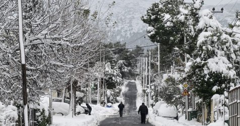 Διχασμένοι οι μετεωρολόγοι για την «πολική φωτοβολίδα» στην Αθήνα – Όλες οι προγνώσεις