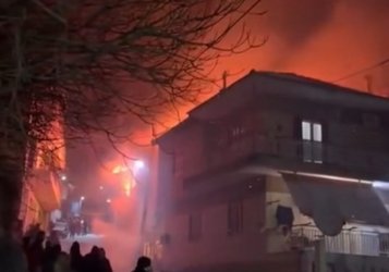 Φωτιά σε διώροφη κατοικία στον Σοχό Θεσσαλονίκης – Εντοπίστηκε απανθρακωμένη σορός