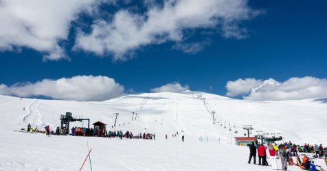 Τα ανοιχτά χιονοδρομικά κέντρα στην Ελλάδα τώρα