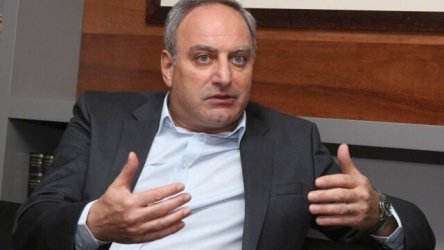 Σκάνδαλο στην Κύπρο: “Είμαστε βέβαιοι ότι ήταν εις γνώση Χριστοδουλίδη” – Τι ανέφερε στα Παραπολιτικά 90,1 ο γενικός γραμματέας της Κεντρικής Επιτροπής του ΑΚΕΛ (Ηχητικό)