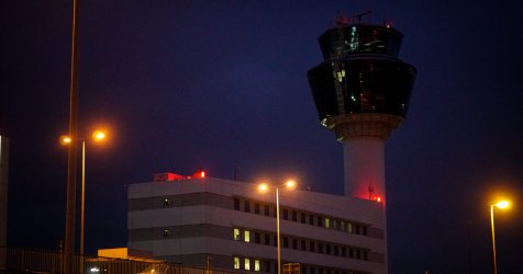 Καθυστερήσεις στις πτήσεις βλέπουν το καλοκαίρι οι ελεγκτές εναέριας κυκλοφορίας μετά το πόρισμα για το μπλακ άουτ στο FIR Αθηνών