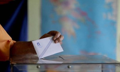 RealPolls: Σταθερά πρώτη η ΝΔ, το 50% θέλει νέα κόμματα – Προβάδισμα Καρυστιανού για πρωθυπουργία