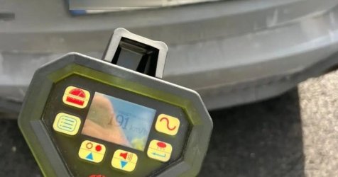 Χειροπέδες σε «γκαζιάρη» οδηγό – Έτρεχε με 191 χλμ/ω στην Περιφερειακή Υμηττού