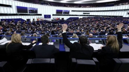 Δάνειο 90 δισ. ευρώ προς την Ουκρανία με διαδικασία κατεπείγοντος στο Ευρωπαϊκό Κοινοβούλιο