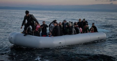 Ναυάγιο με μετανάστες στην Ικαρία – Νεκρό ένα 4χρονο παιδί