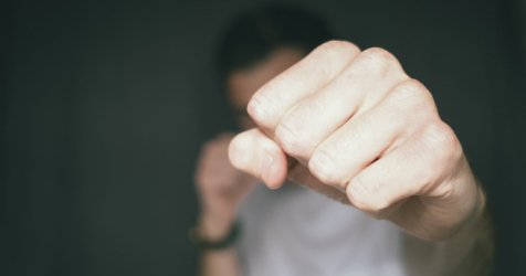 Άλιμος: Άγριος ξυλοδαρμός 13χρονου από συνομήλικους – Του έσπασαν το ζυγωματικό