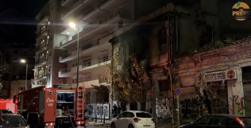 Φωτιά στην οδό Λιοσίων: Συναγερμός στην Πυροσβεστική για πυρκαγιά σε εγκαταλελειμμένο κτήριο